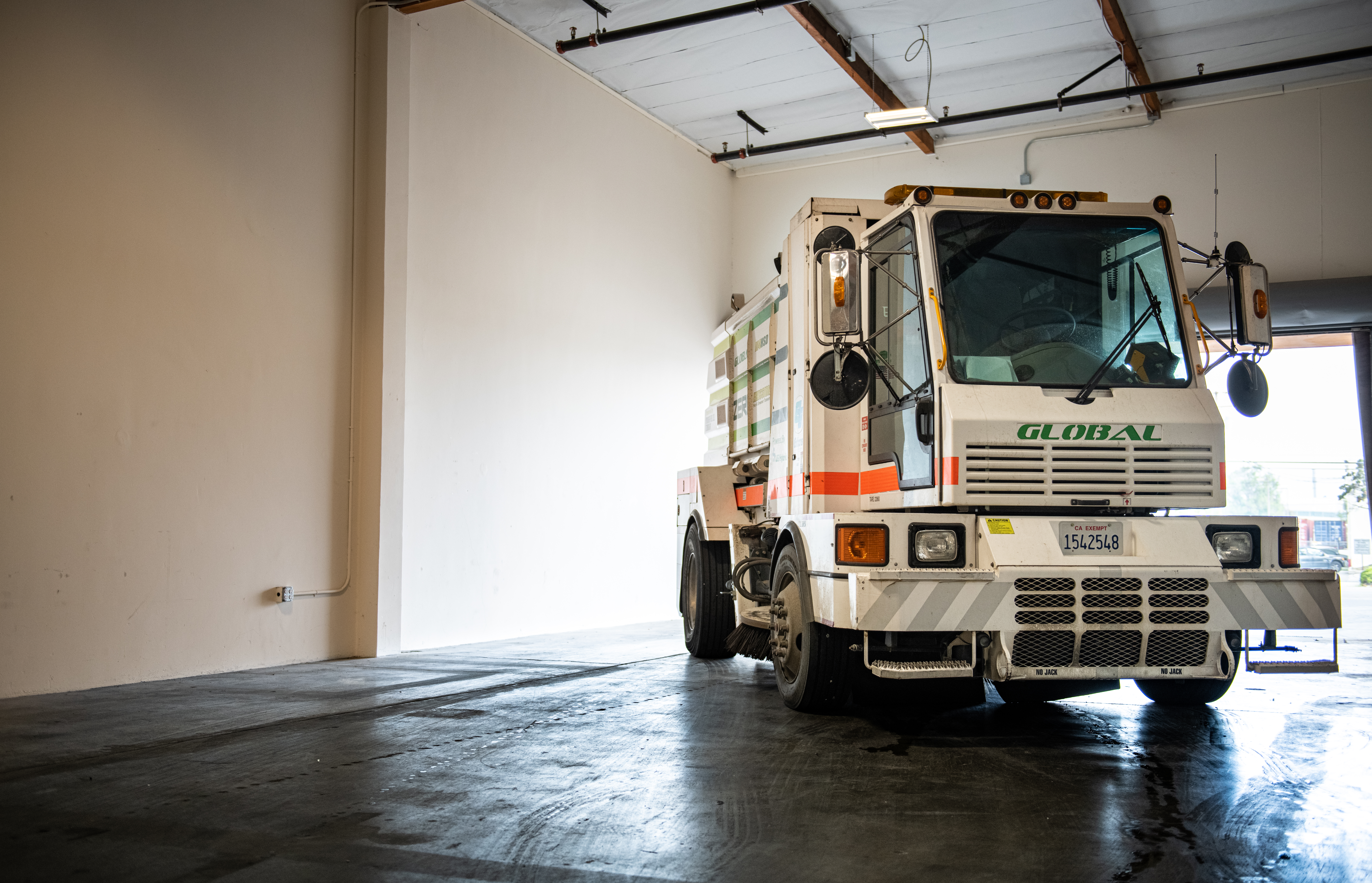 US Hybrid Receives $5.5 Million Purchase Order from Global Environmental Products to Electrify Street Sweepers for California and Other State Fleets